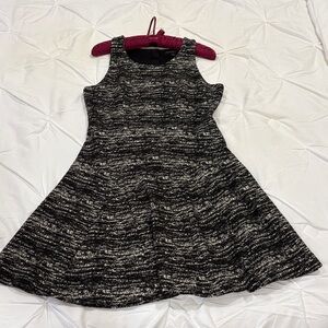 Banana Republic Women’s Dress in Black and White